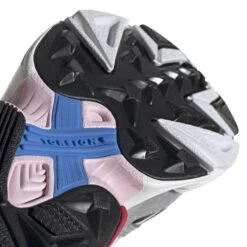 Damestrainers Adidas Originals Falcon -Buffalo Winkel adidas cg6214 9 footwear photography detail view 2 white