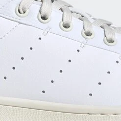 Trainers Adidas Originals Stan Smith Parley -Buffalo Winkel adidas gv7614 13 footwear photography heromrktng view 1 white