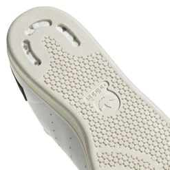 Trainers Adidas Originals Stan Smith Parley -Buffalo Winkel adidas gv7614 9 footwear photography detail view 2 white