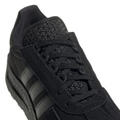 Damestrainers Adidas Originals Retropy E5 -Buffalo Winkel adidas gw0561 8 footwear photography detail view 1 white