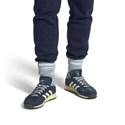 Trainers Adidas Originals Trx Vintage -Buffalo Winkel adidas gw2055 11 footwear on model front view white