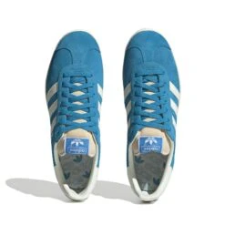 Trainers Adidas Originals Gazelle -Buffalo Winkel adidas gy7337 3 footwear photography top portrait view white