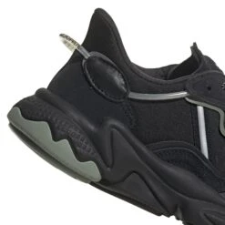 Kindertrainers Adidas Originals Ozweego -Buffalo Winkel adidas hq1631 8 footwear photography detail view 1 white