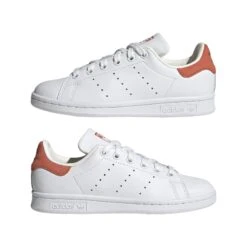 Kindertrainers Adidas Originals Stan Smith -Buffalo Winkel adidas hq1855 10 footwear photography mirrored pair view white