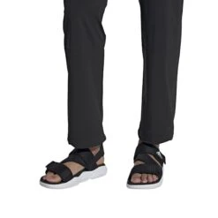 Dames Slippers Adidas Terrex Sumra -Buffalo Winkel fv0845 ftw on model front white